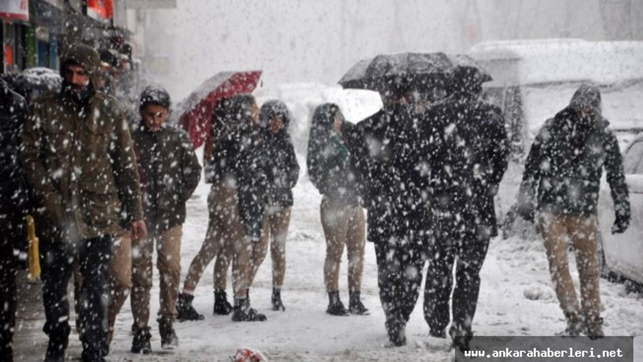 Ankara'da Perşembe gününe kadar kar yağışı etkili olacak