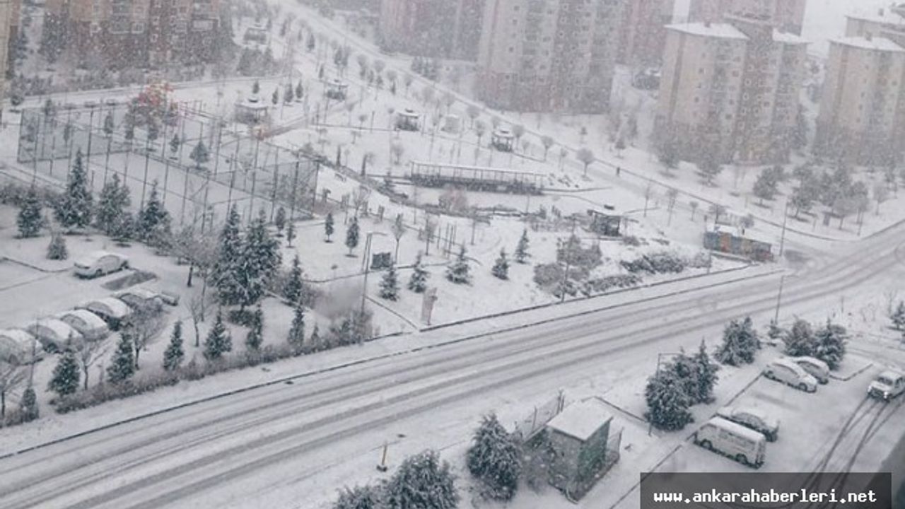 Ankara'da kar yağışı bazı ilçeleri beyaza bürüdü