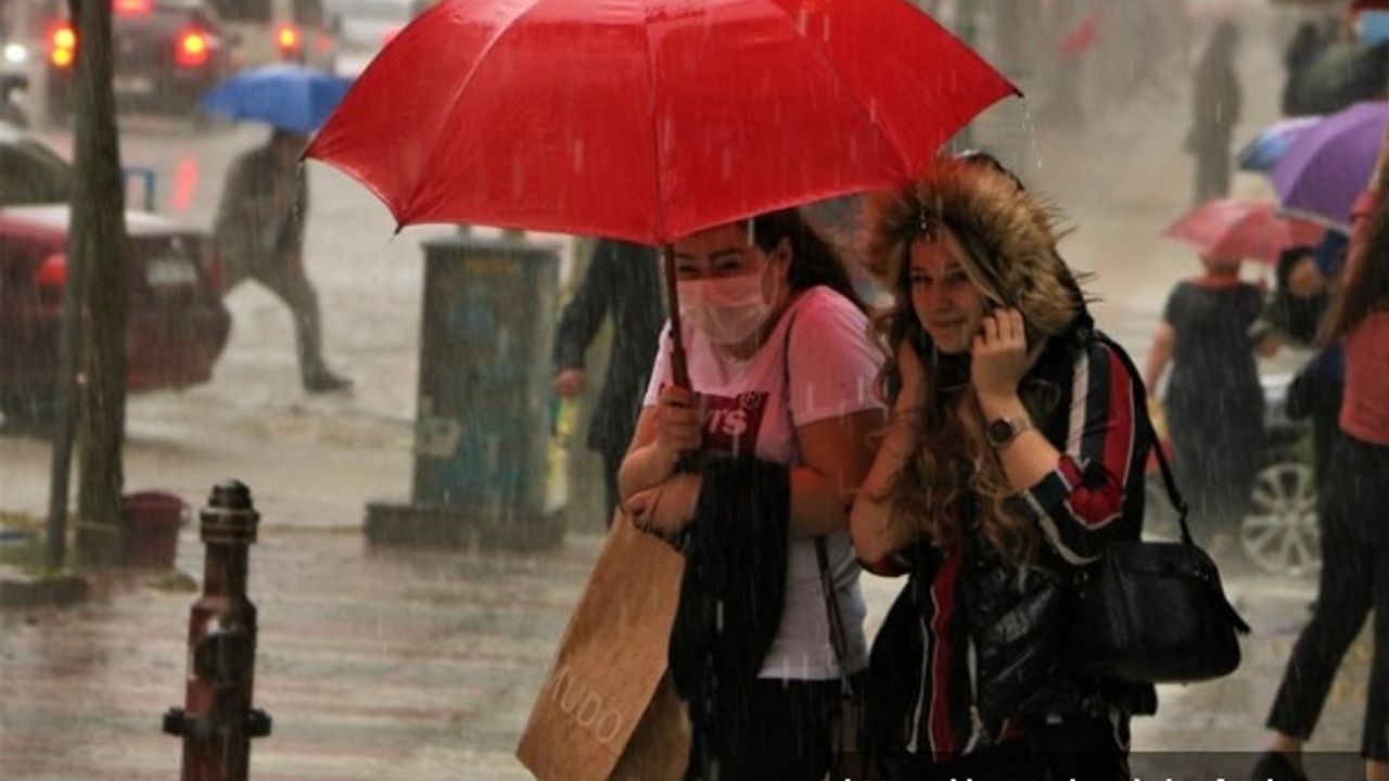 Ankara'da sıcaklar 10 derece birden düşüyor! Sağanak yağışlara dikkat
