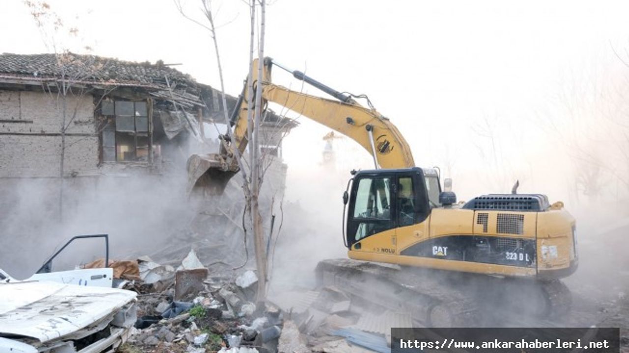 Ankara'nın en büyük ilçesinde gecekondu yıkım seferberliği