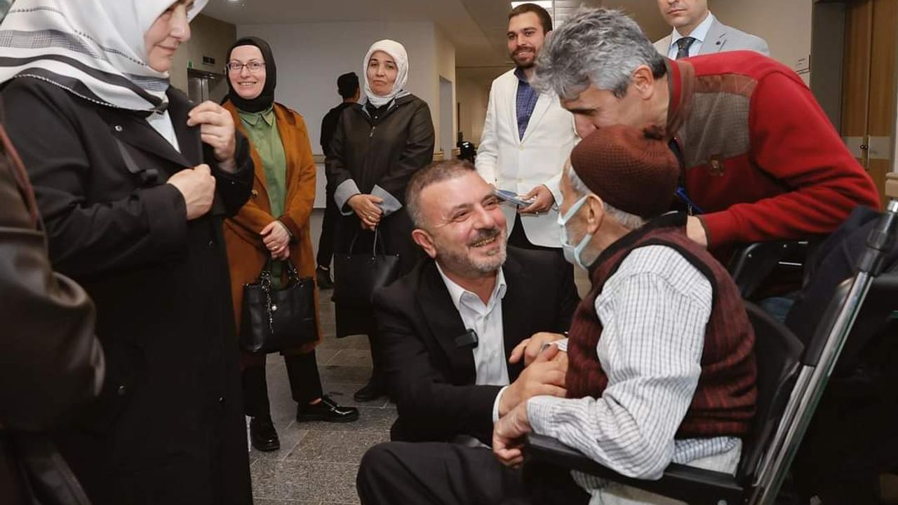 Başarılı belediye başkanı Ercan vatandaşla iç içe