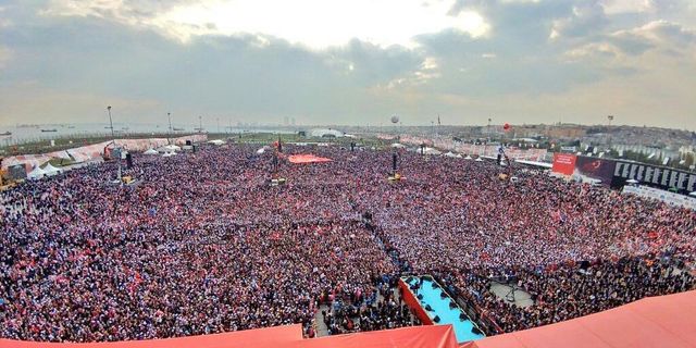 Yenikapı'da tarihi kalabalık