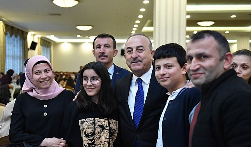Bakan Çavuşoğlu Altındağ'da vatandaşlarla buluştu